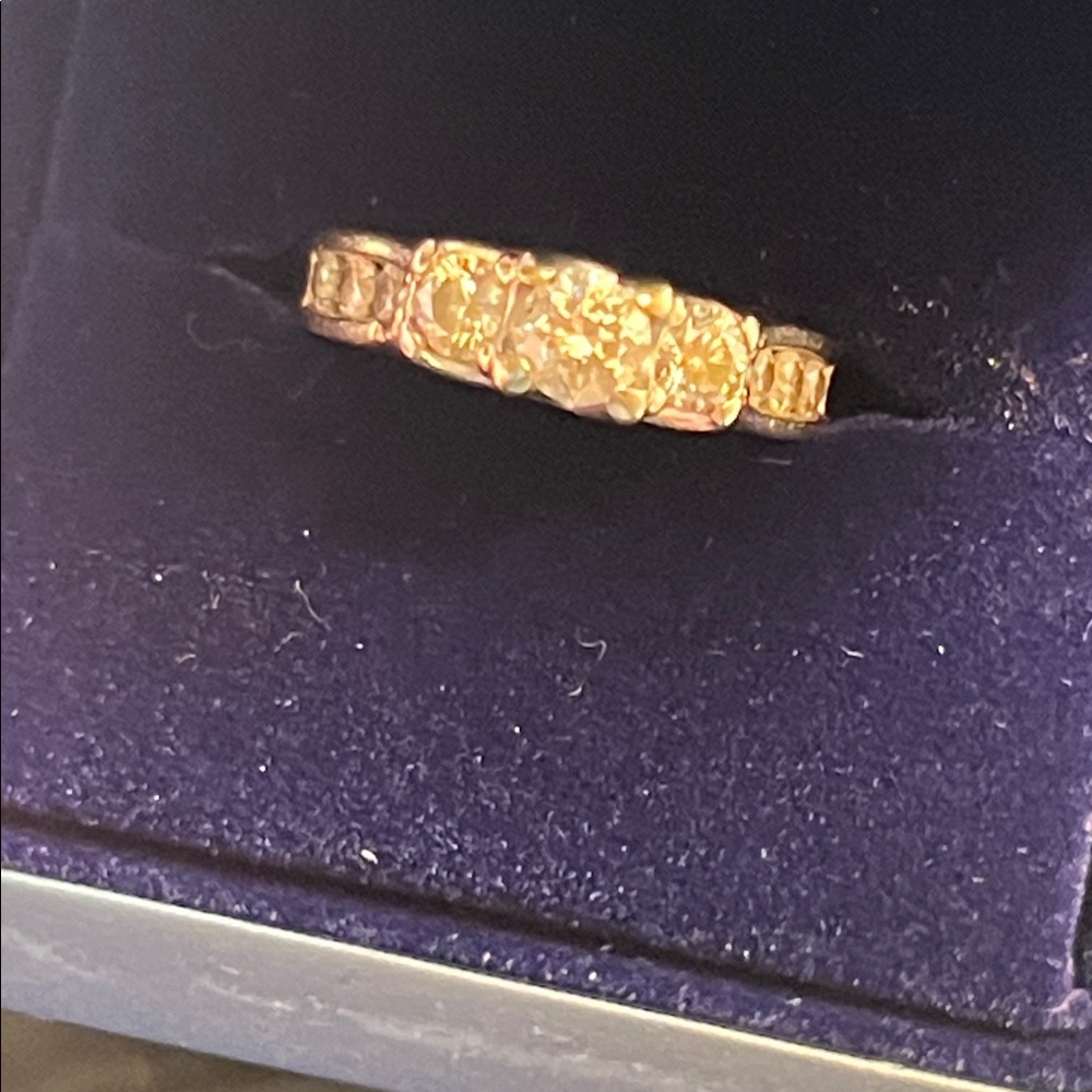 Diamond engagement ring - Picture 6 of 6
